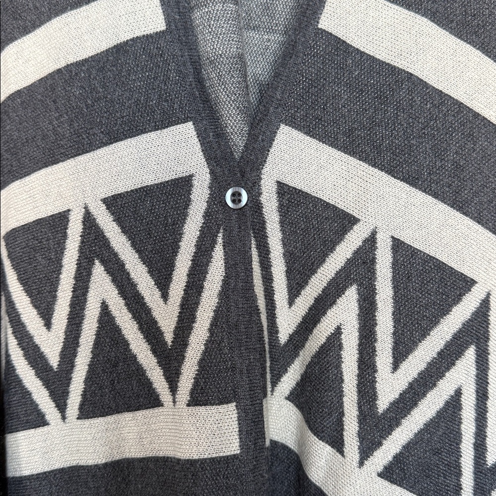 Forever 21 Gray Geometric Poncho/Sweater - Picture 3 of 6